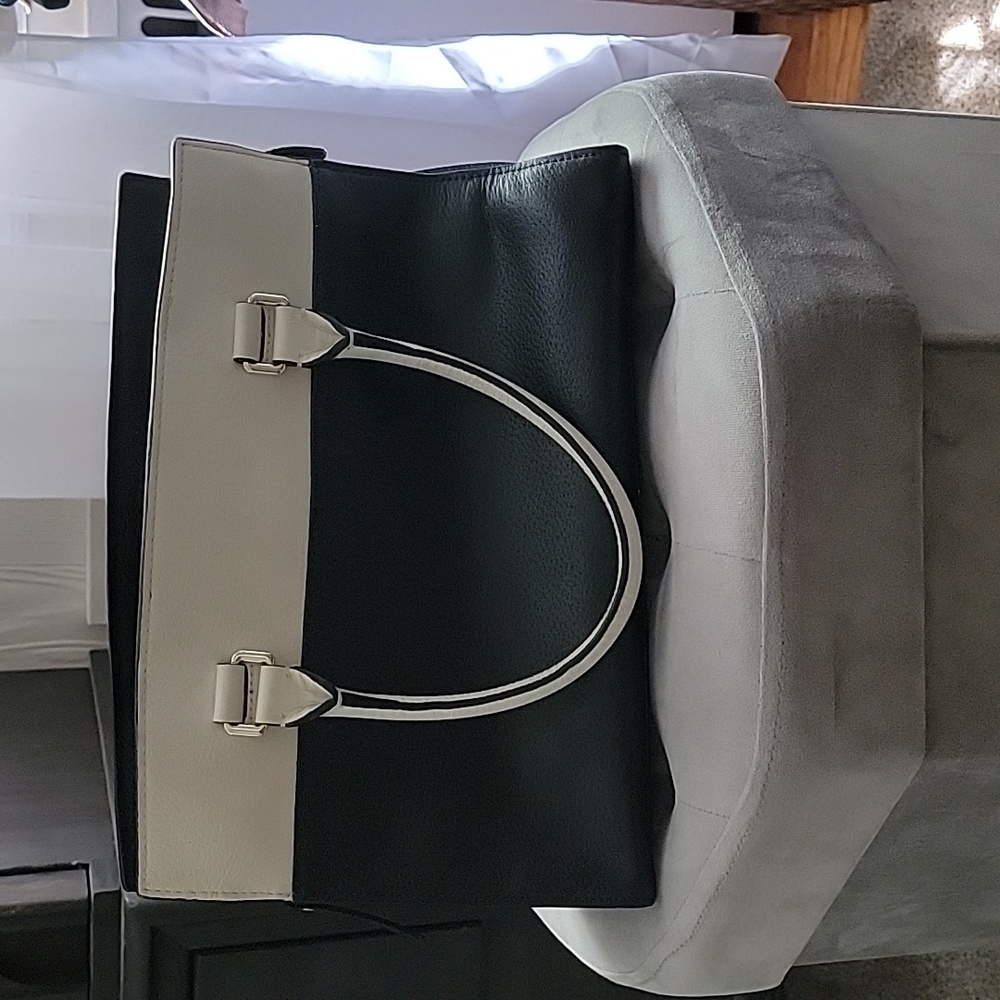 Kate Spade ♠️ - Picture 4 of 6